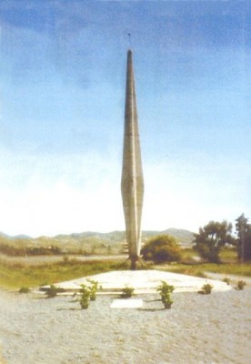 Stele-monumento-ai-caduti-garibaldinipsd